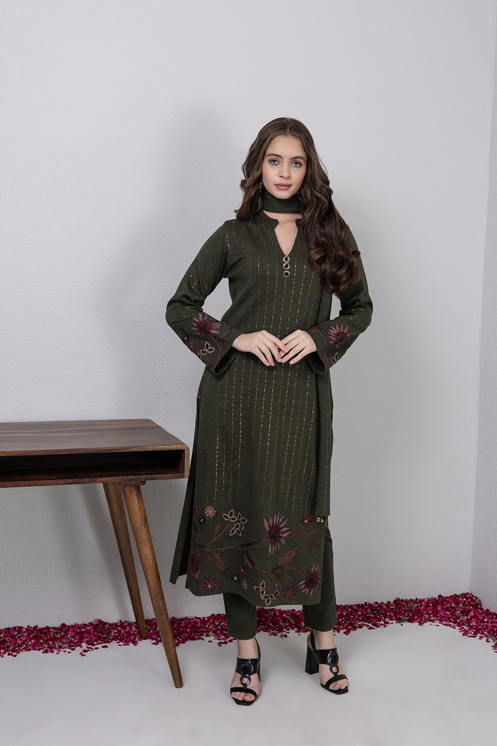 OLIVE KNITTED KURTA SET